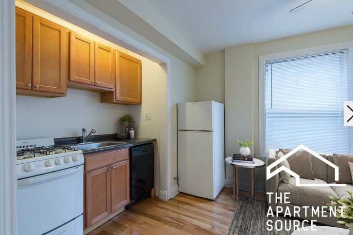 Building Photo - 739 W Belmont Ave