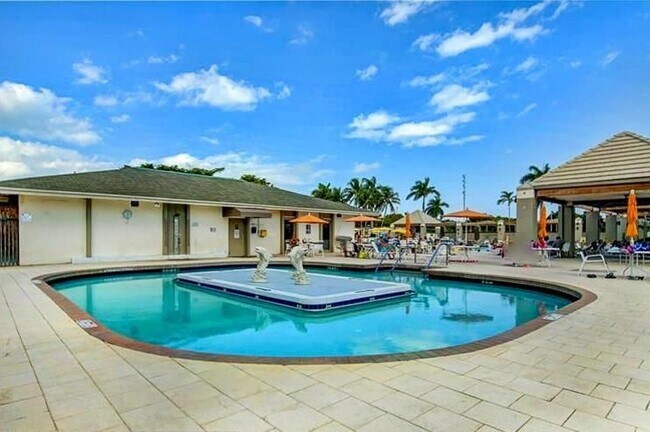 Building Photo - 4302 Martinique Cir