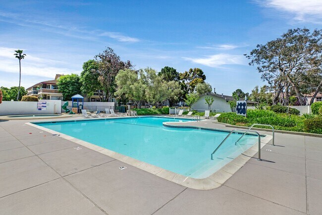 Building Photo - Bright and modern one bedroom one bathroom...
