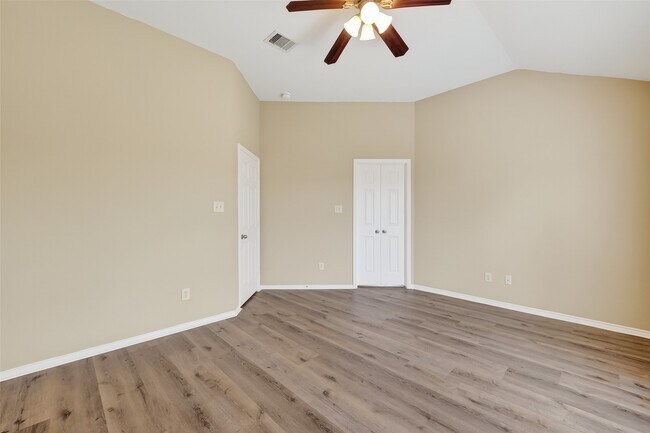 Building Photo - 2114 Thorn Berry Creek Ln