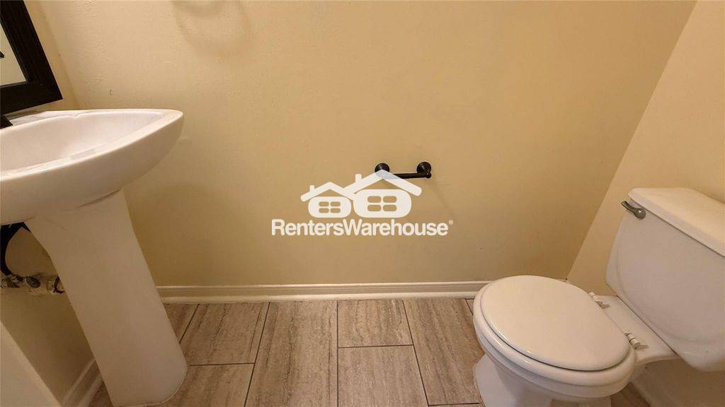 Building Photo - 7206 Bethany Bay Dr