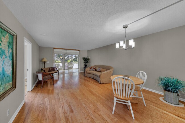 Building Photo - 14623 Bonaire Blvd