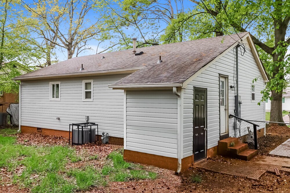 Building Photo - 617 Gentle Breeze Dr
