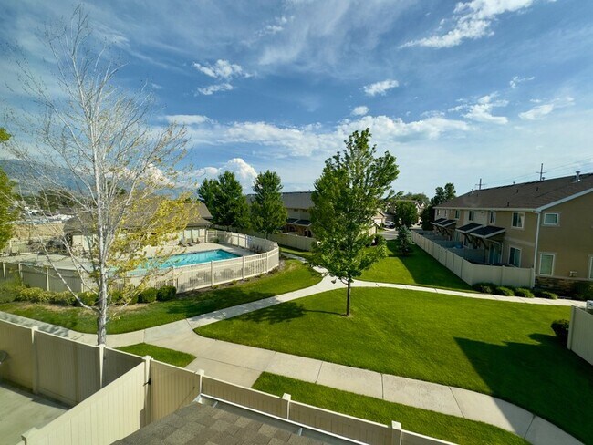 Building Photo - 634 E 60 S
