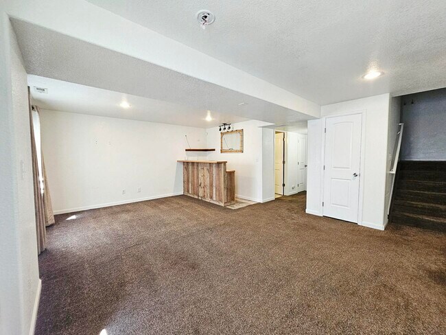 Building Photo - 6834 Cool Spring Way