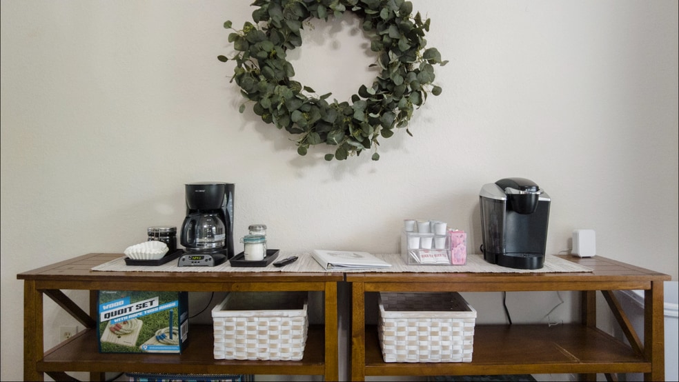 Building Photo - 420 Fall Creek Dr