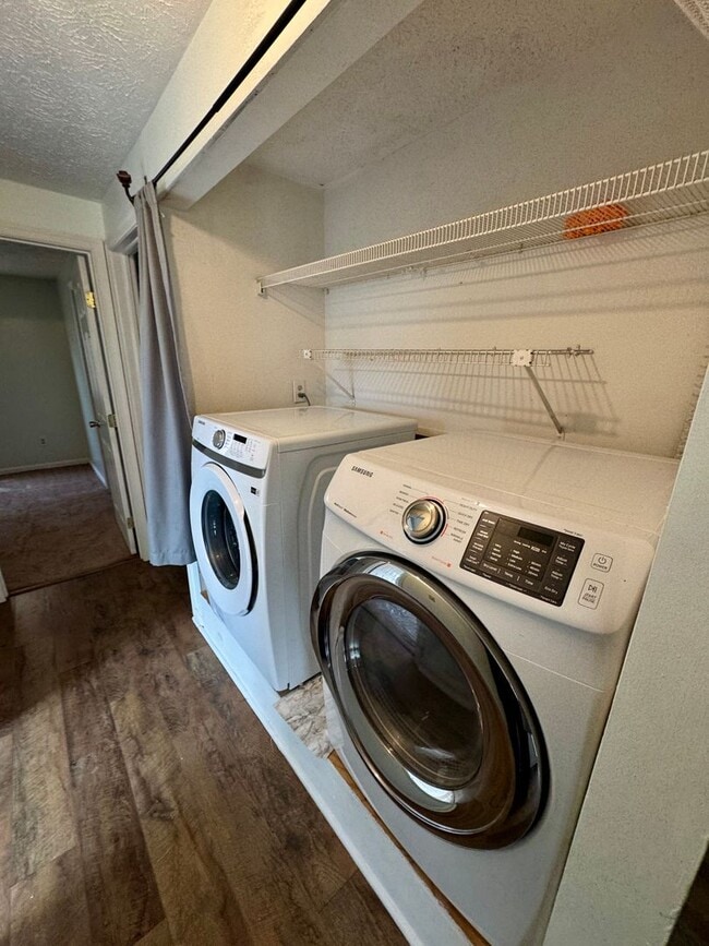 Building Photo - Fantastic Ranch Style Home