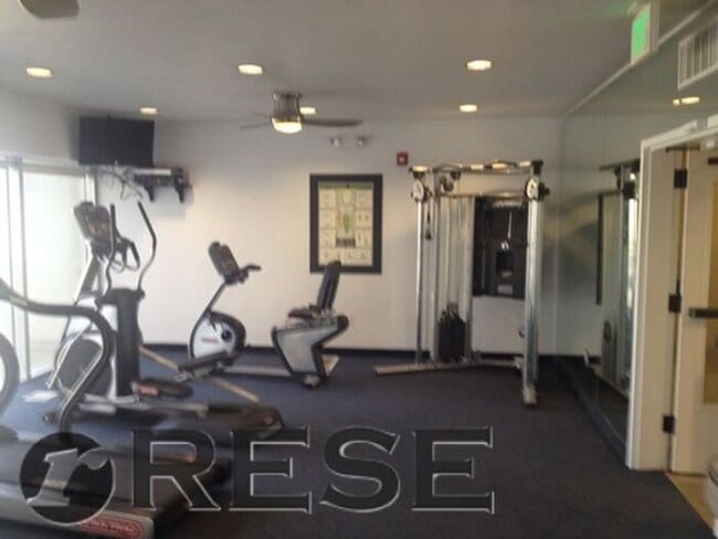 Building Photo - Stunning Down Town Condo in Secure Building