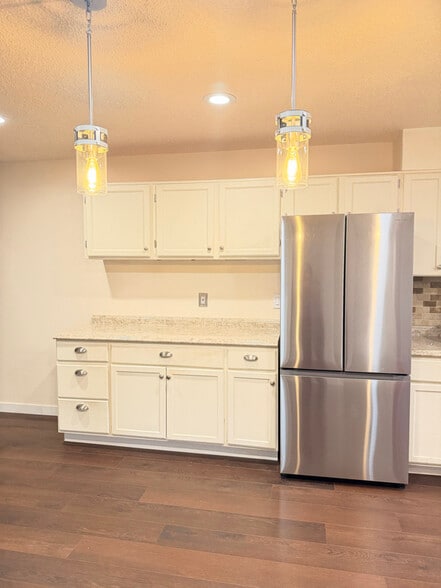 Building Photo - 3435 S Ammons St