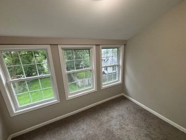 Building Photo - Charming 3-Bedroom Single-Family Home – Ne...
