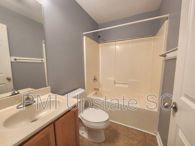 Building Photo - 65 Greensboro Ct