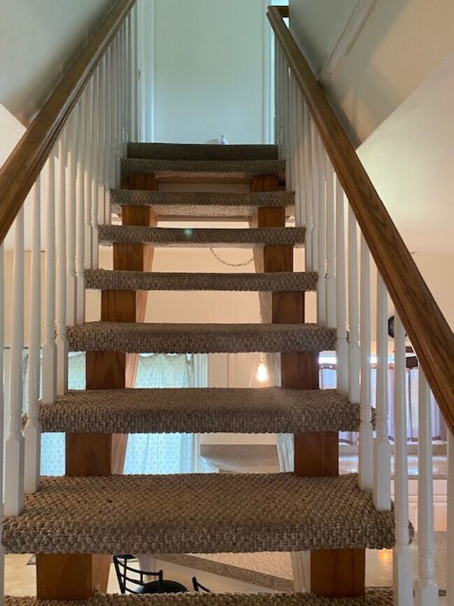 Building Photo - Riverside Drive