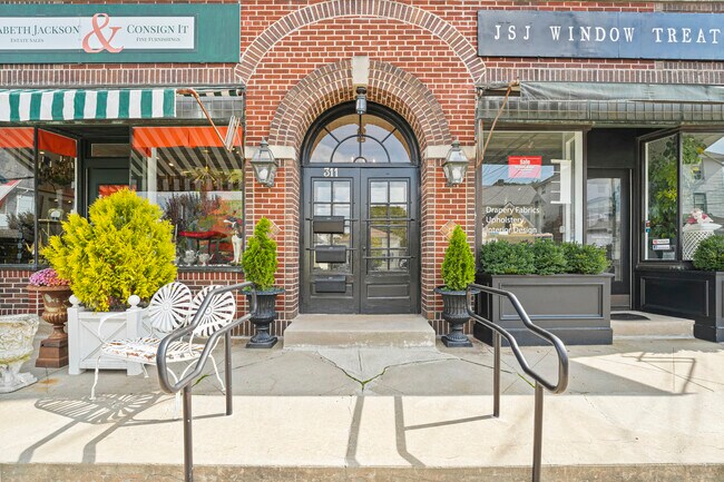 Building Photo - 311 Hamilton Ave