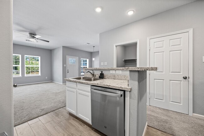 Building Photo - 426 New Hampshire St