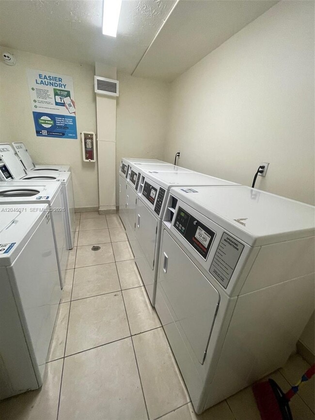 Building Photo - 14500 SW 88th Ave