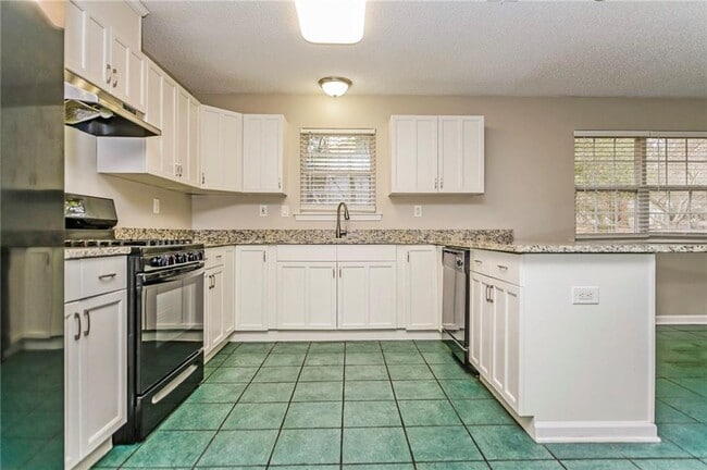 Building Photo - 124 Springvalley Cir