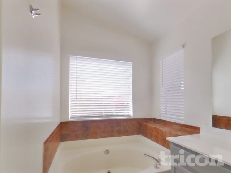 Building Photo - 8363 W Audrey Ln