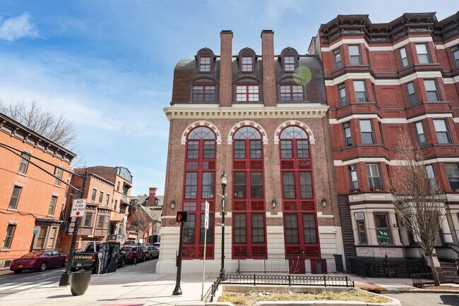 Building Photo - 829 Washington St