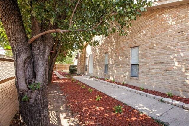 Building Photo - 12501 Hornbeam Dr