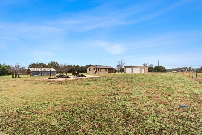 Building Photo - 2610 Co Rd 255