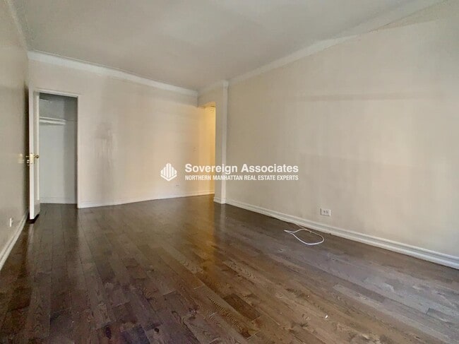 Floorplan - 4700 Broadway