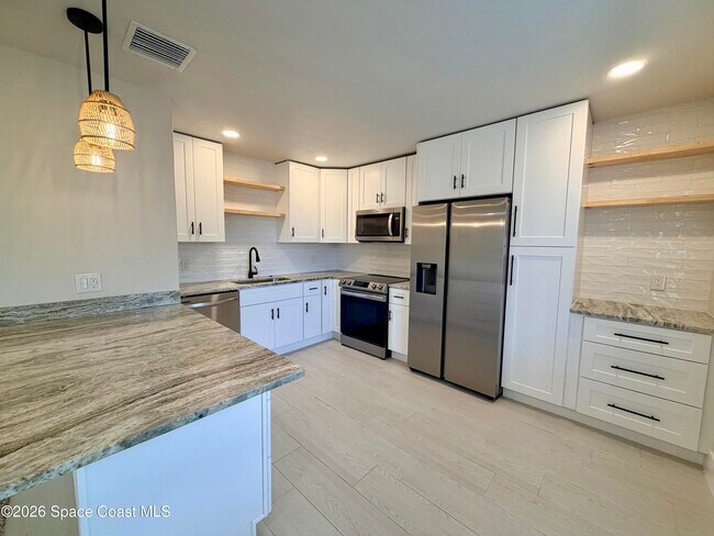 Building Photo - 909 S Colonial Ct
