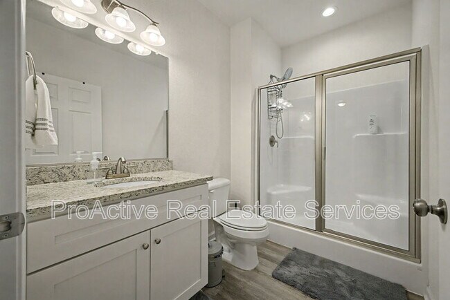 Building Photo - 3026 Peronne Ave