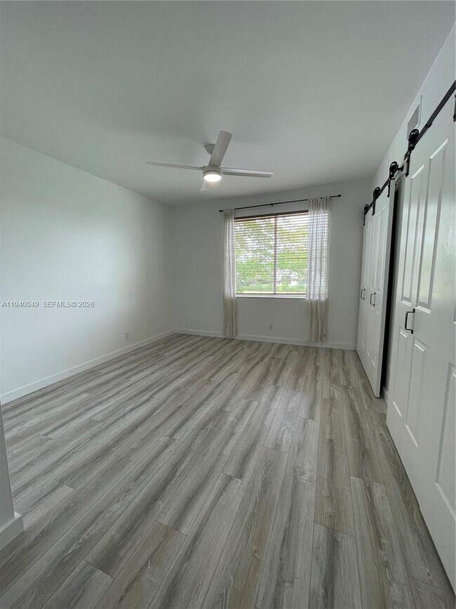 Building Photo - 207 Mallory Ct