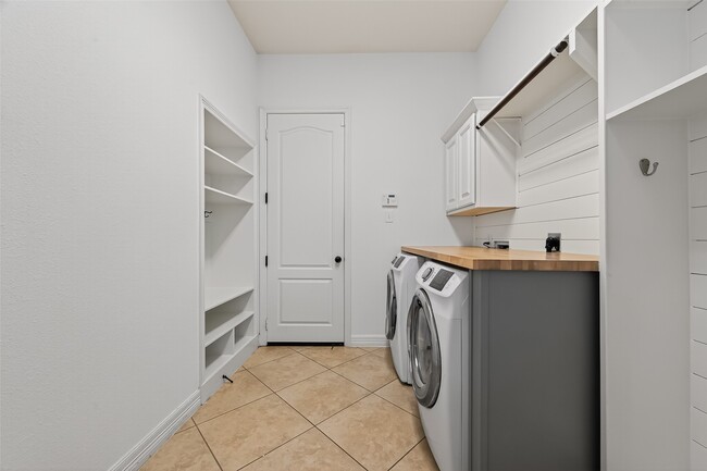 Building Photo - 27510 Villa Mountain Ct