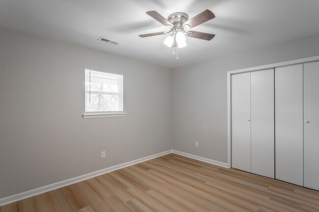 Building Photo - 2703 E 25th St