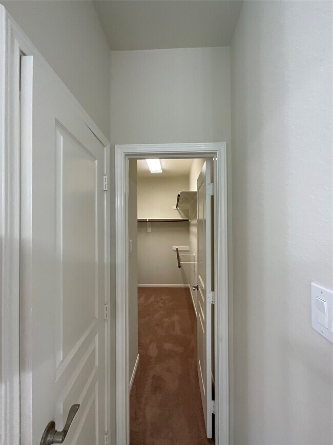 Building Photo - 10022 Western Pine Trail