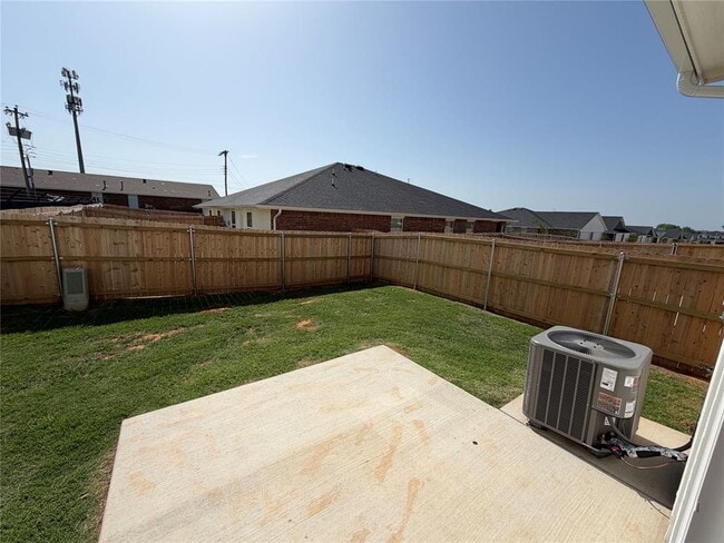 Building Photo - 301 Aaran Way