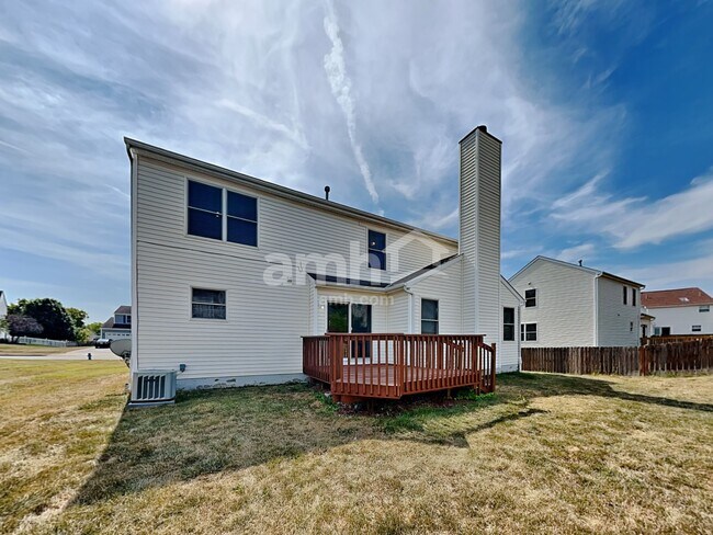 Building Photo - 2271 Landcrest Dr