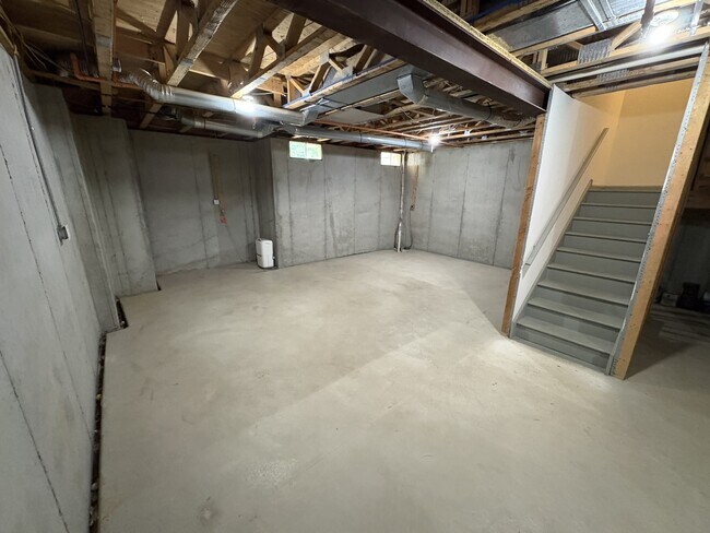 Building Photo - 157 Madison Way