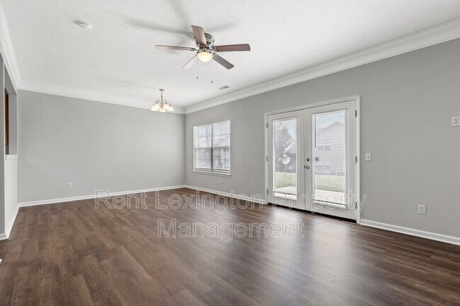 Building Photo - 1055 Duval St