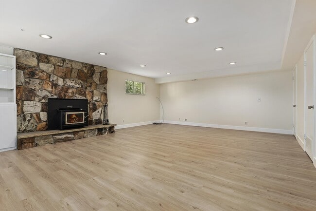 Building Photo - 7841 Da Vinci Dr