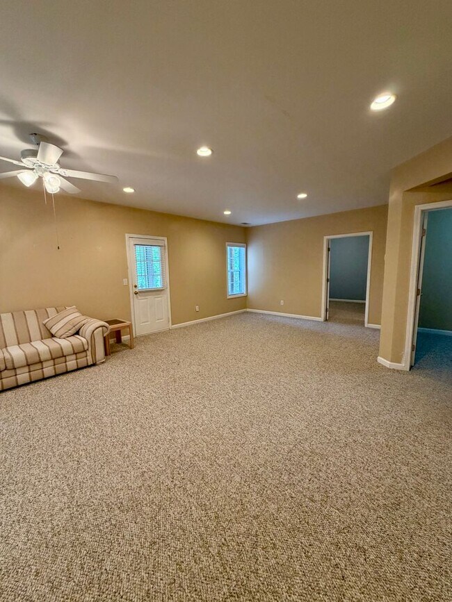Building Photo - Stunning 5BR Retreat in Gated Village at Telfair