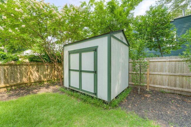 Building Photo - JULY MOVE IN SPECIAL - 1/2 OFF FIRST MONTH...