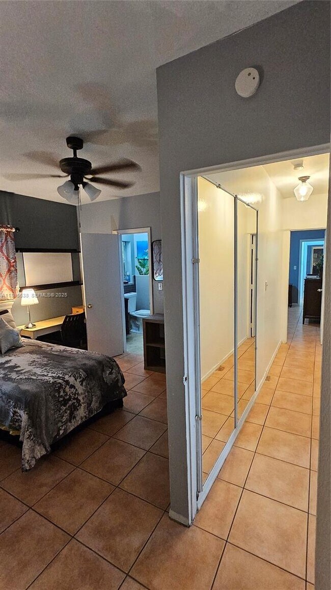 Building Photo - 4201 SW 60th Pl