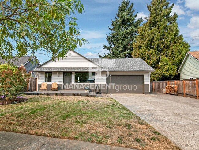 Building Photo - Light & Bright Modern Daylight Ranch Loaded with Updates! Walking Distance to Kennedy School!!!!