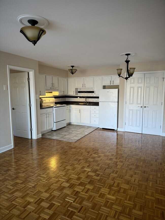 Interior Photo - Darby Terrace