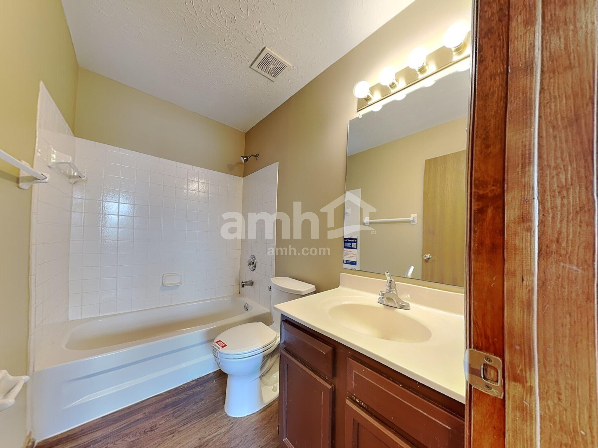 Building Photo - 6040 Glennshire Ct