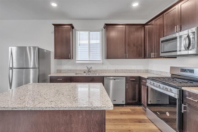 Building Photo - 11722 Braemar Village Dr