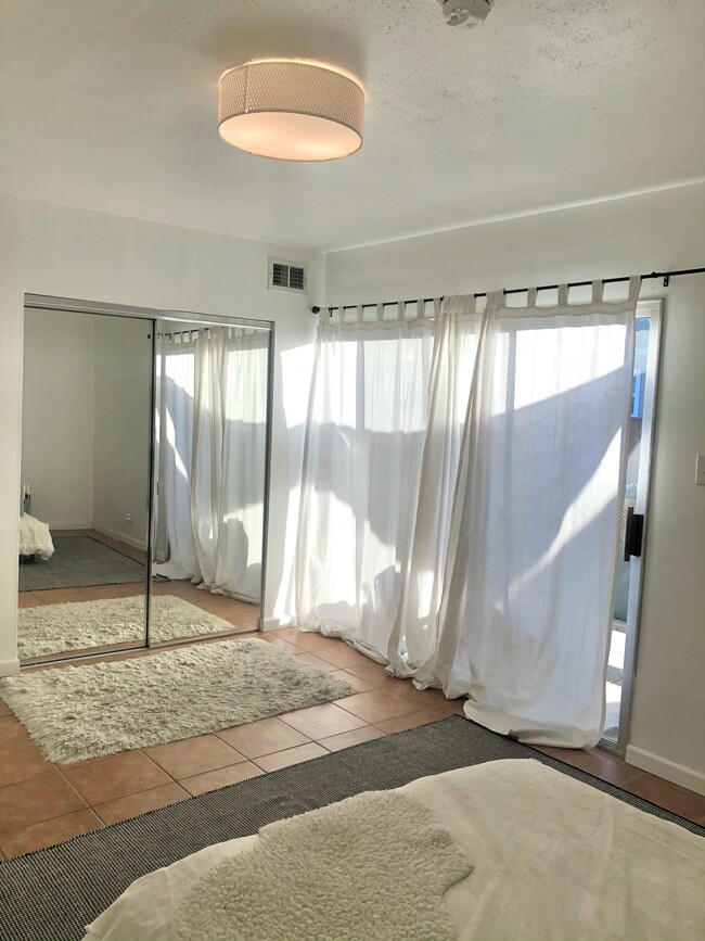 Building Photo - 1115 Neola St