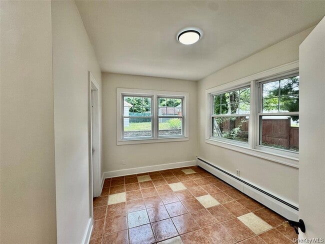 Building Photo - 73 Watkins Ave