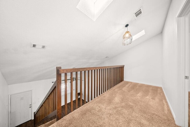 Building Photo - 6504 N Lagoon Dr