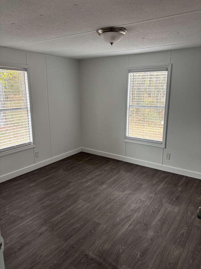 Building Photo - 527 Wancy Cir