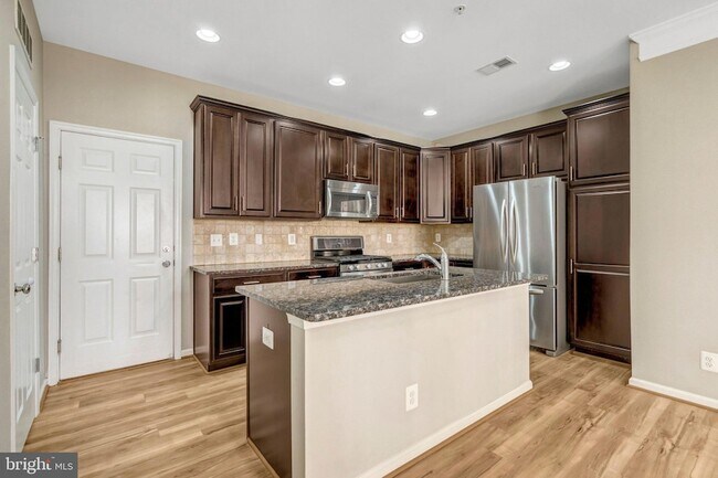 Building Photo - 42790 Lauder Terrace