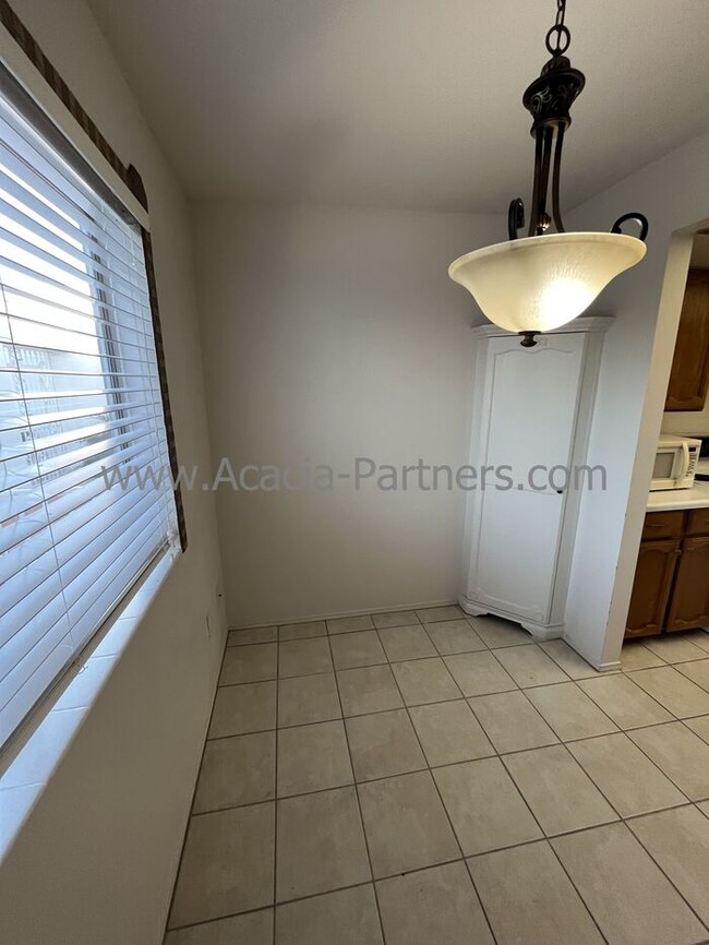 Building Photo - Dorado Country Club Estates