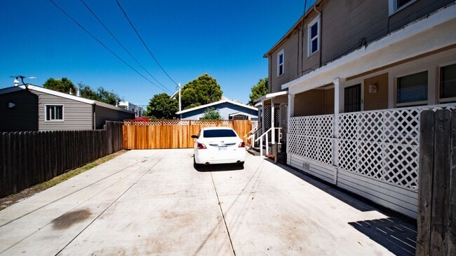 Building Photo - vallej